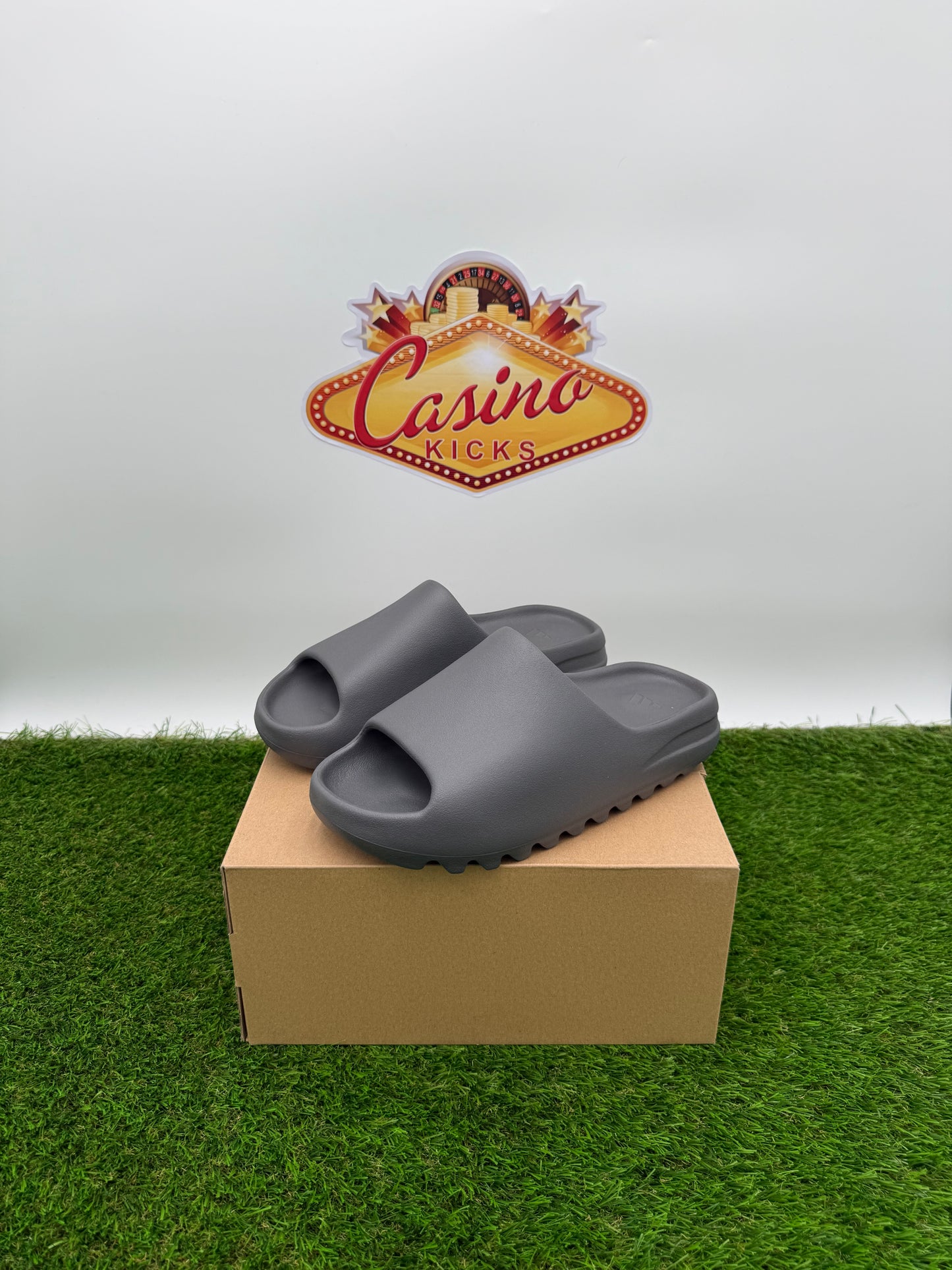 Yeezy Slide Granite / Dark Onyx
