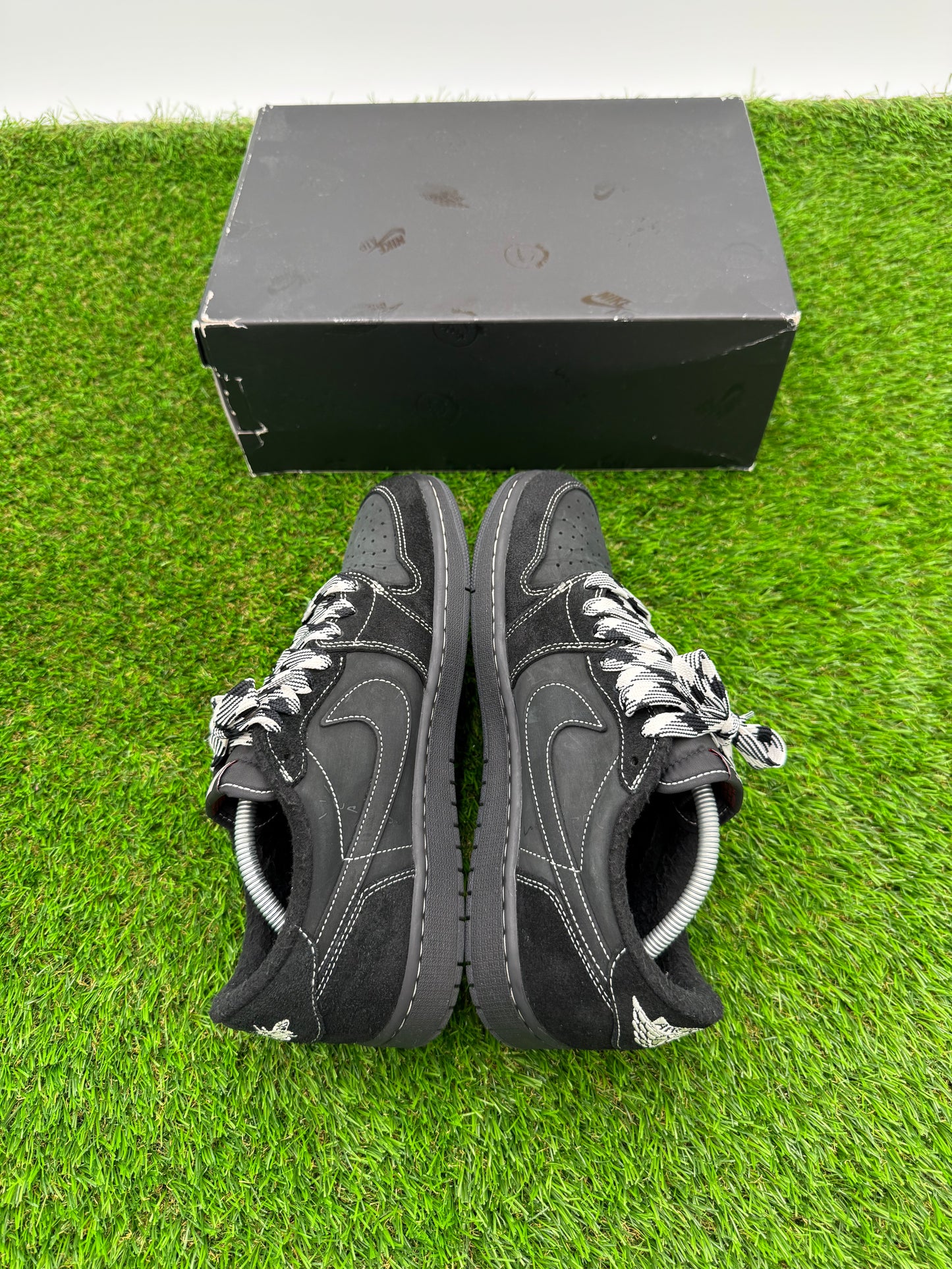 Travis 1 Low Phantom