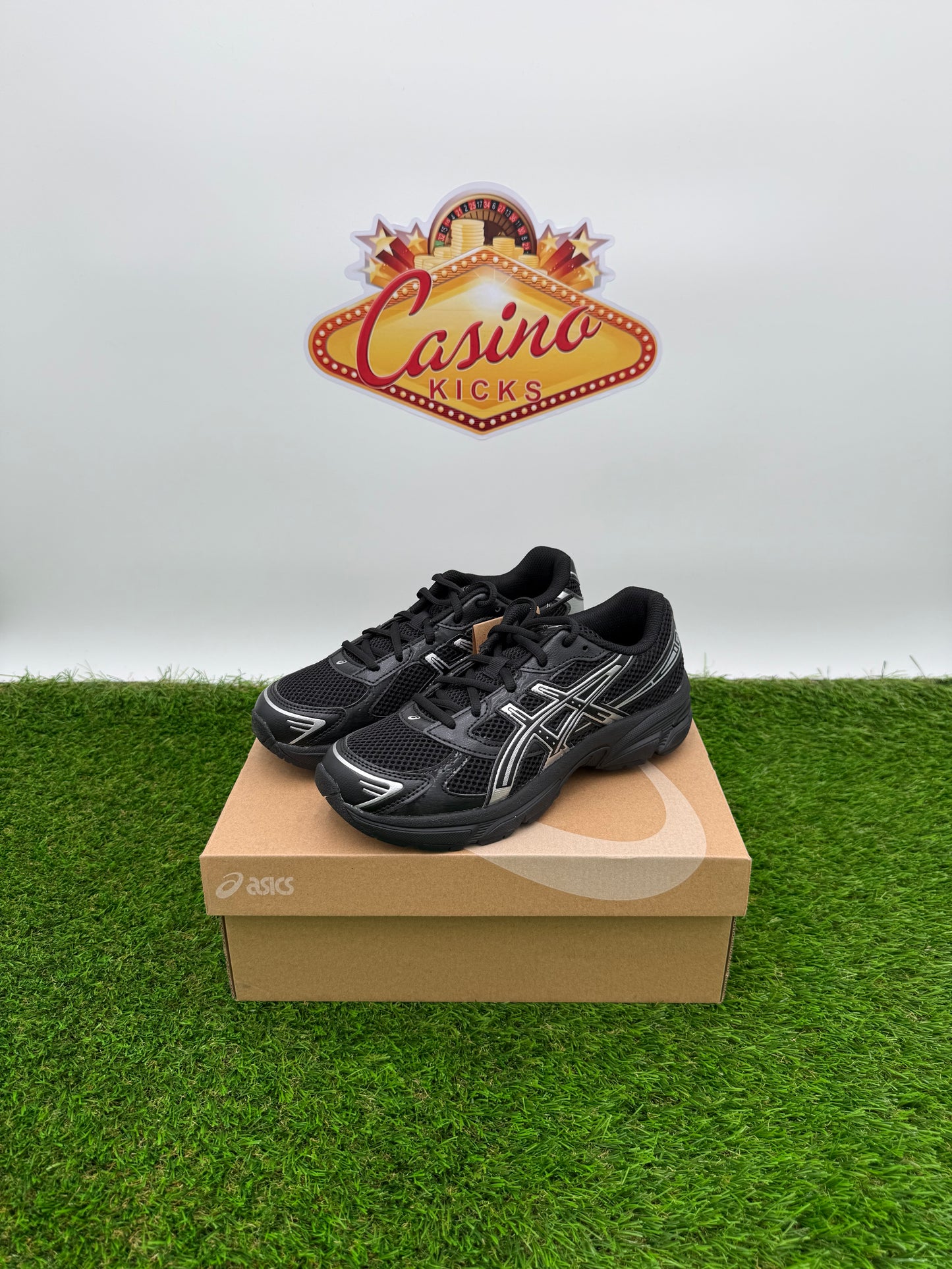 Asics Black / Silver