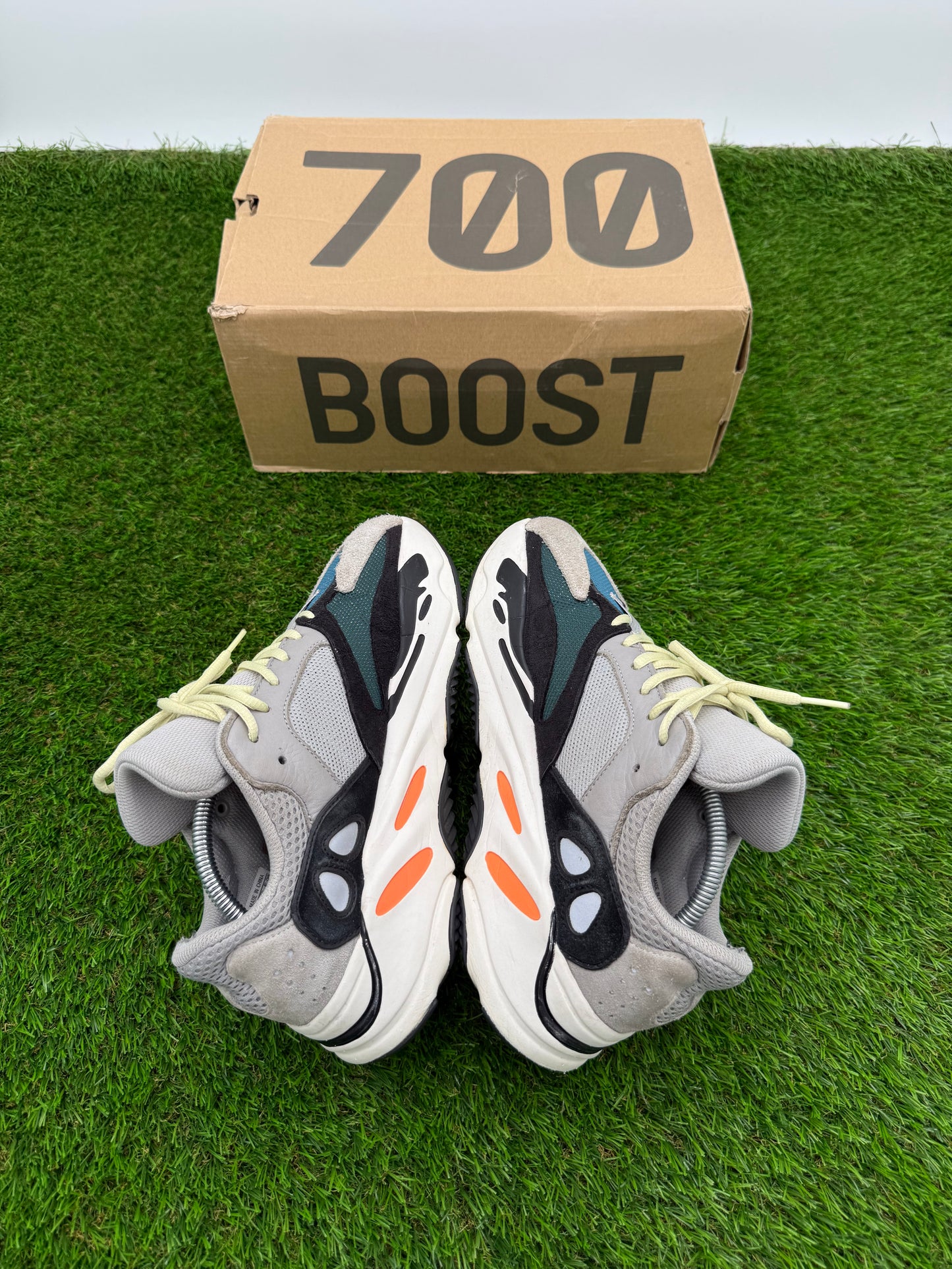 Yeezy 700 Wave Runner