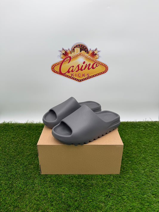 Yeezy Slide Granite / Dark Onyx