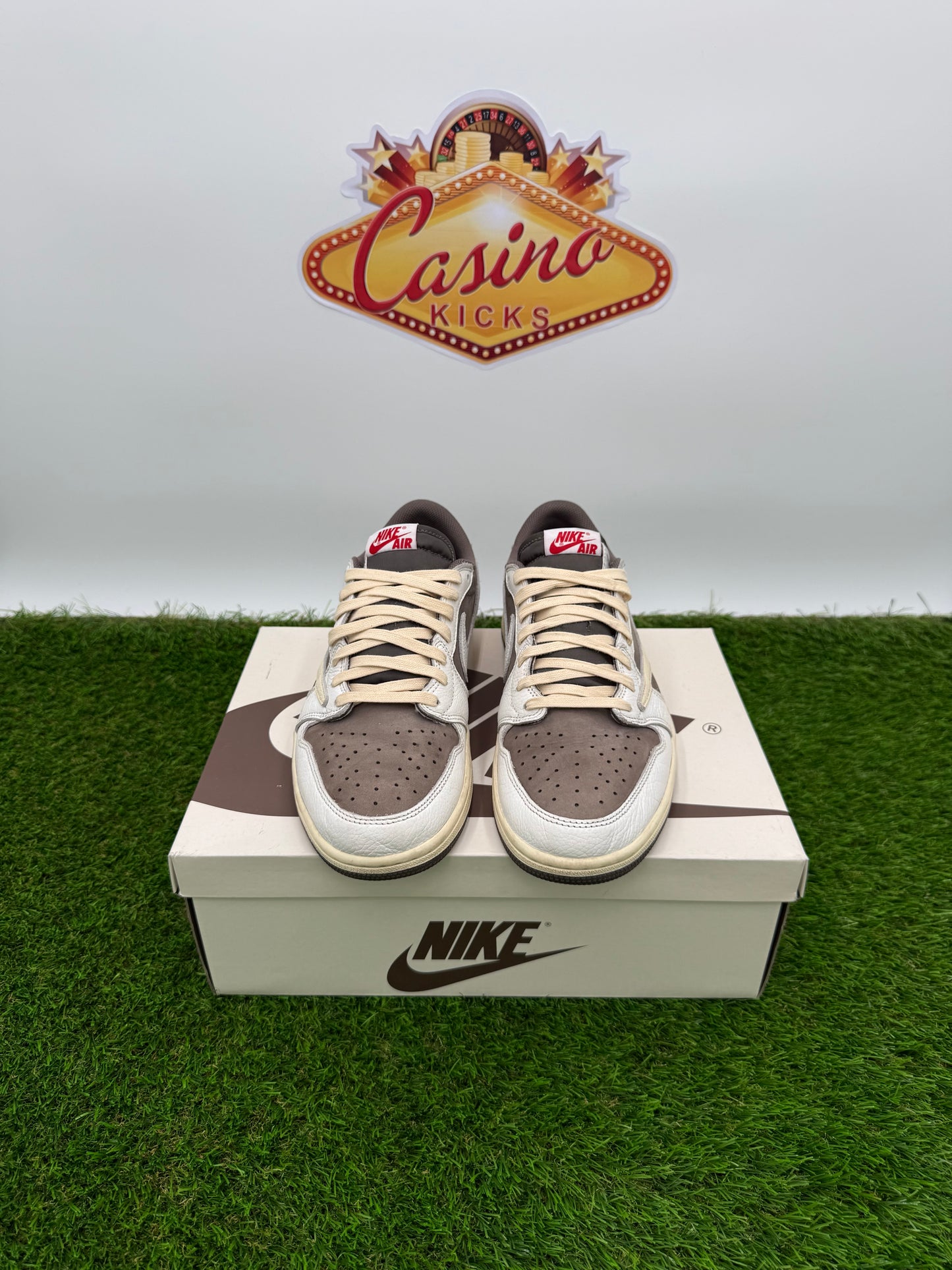 Travis 1 Reverse Mocha Low